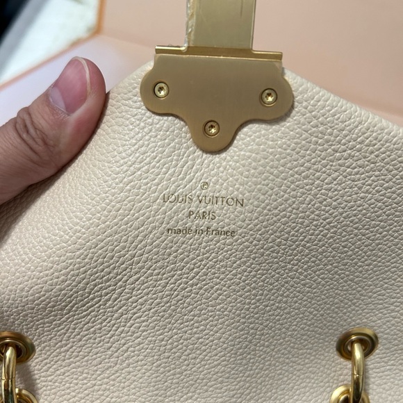 Louis vuitton CREAM DAMIER EBENE CLAPTON BACKPACK Prestine Consition - Picture 6 of 7